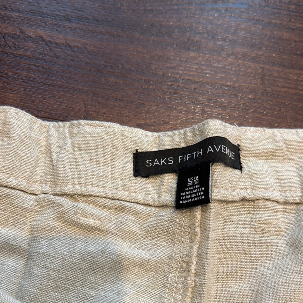 Saks Fifth Avenue NWT Tan Bermudas Lightweight Shorts in Linen/Viscose blend. - Picture 4 of 7